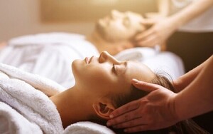 Wellness-Paket: 1x Massage "classic" + 1x Aromaöl-Massage