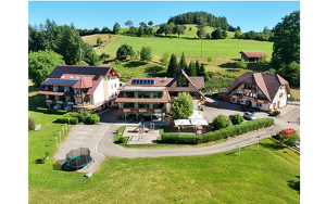 Schwarzwald - 2 Nächte in Suite mit Frühstück für 2 Personen 3***