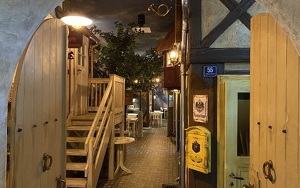 "Zeitsprung"-Dinner für Zwei am 19.02.2027 Kaiserl. Postamt Haus Nr.55